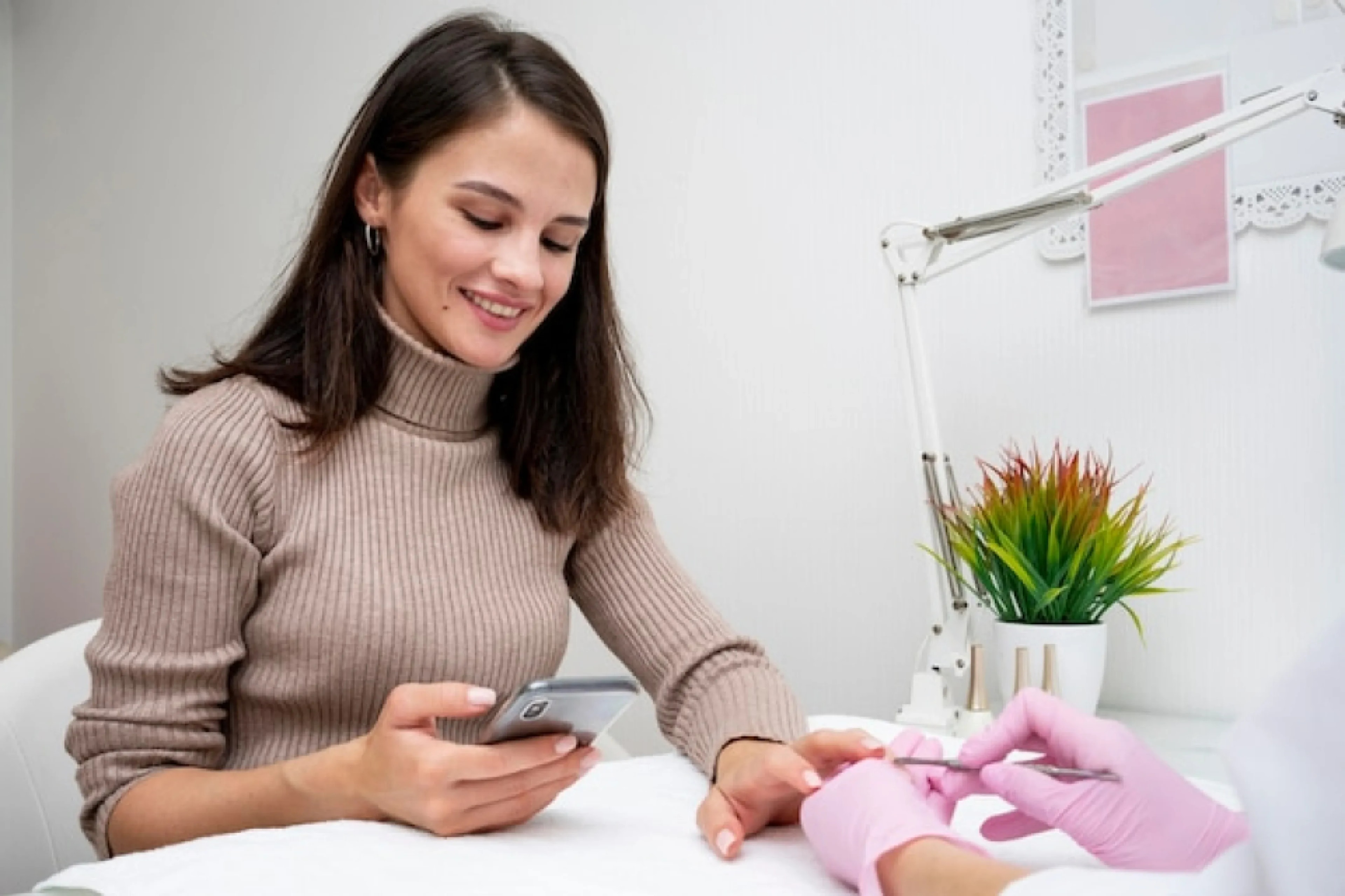 Do_You_Need_a_Salon_App_The_Surprising_Truth_About_Client_Loyalty_in_the_UAE_Market_DINGG