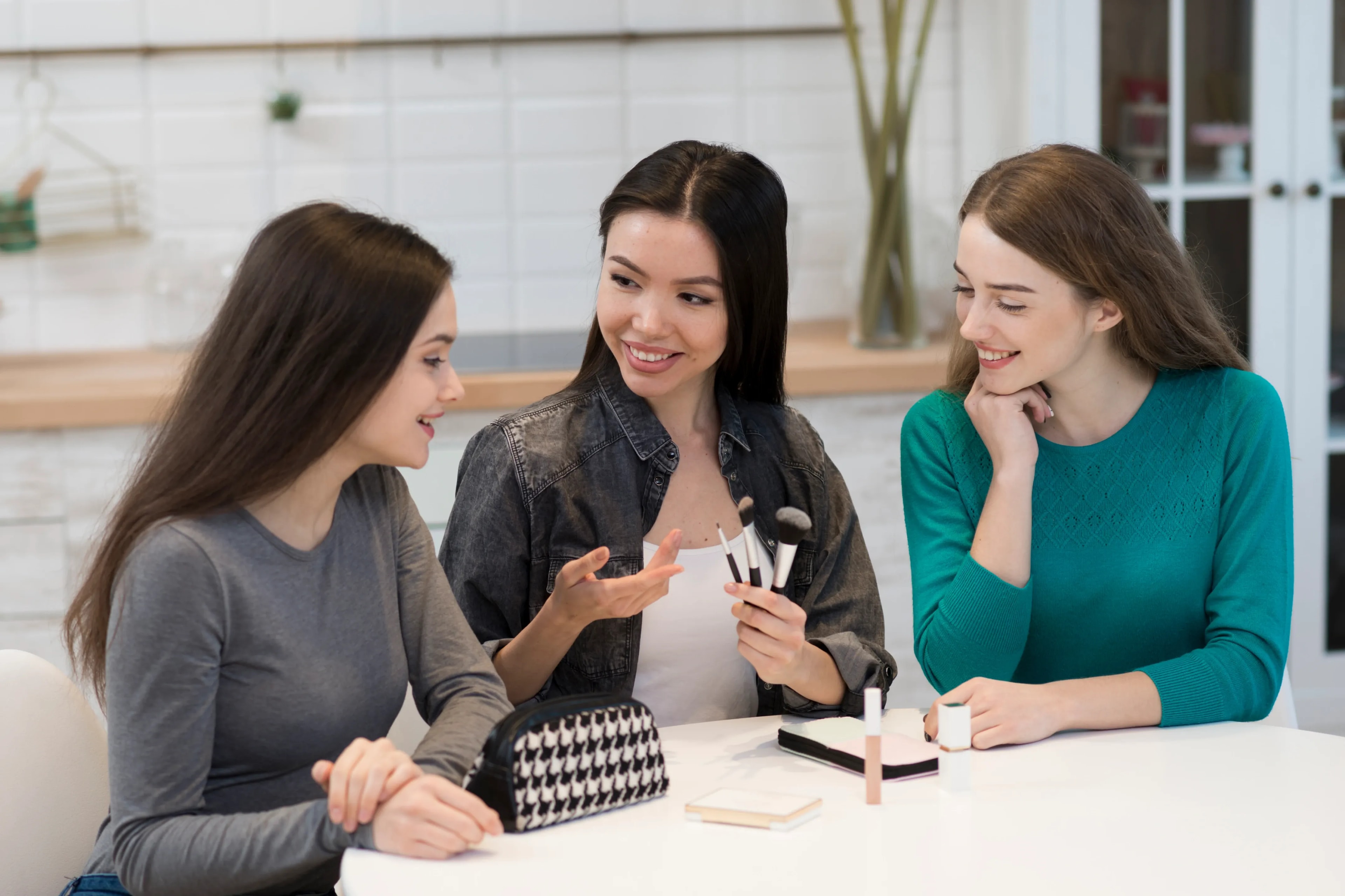 How_to_Make_Your_Happy_Clients_Bring_You_5_New_Clients_The_Easy_Way_DINGG