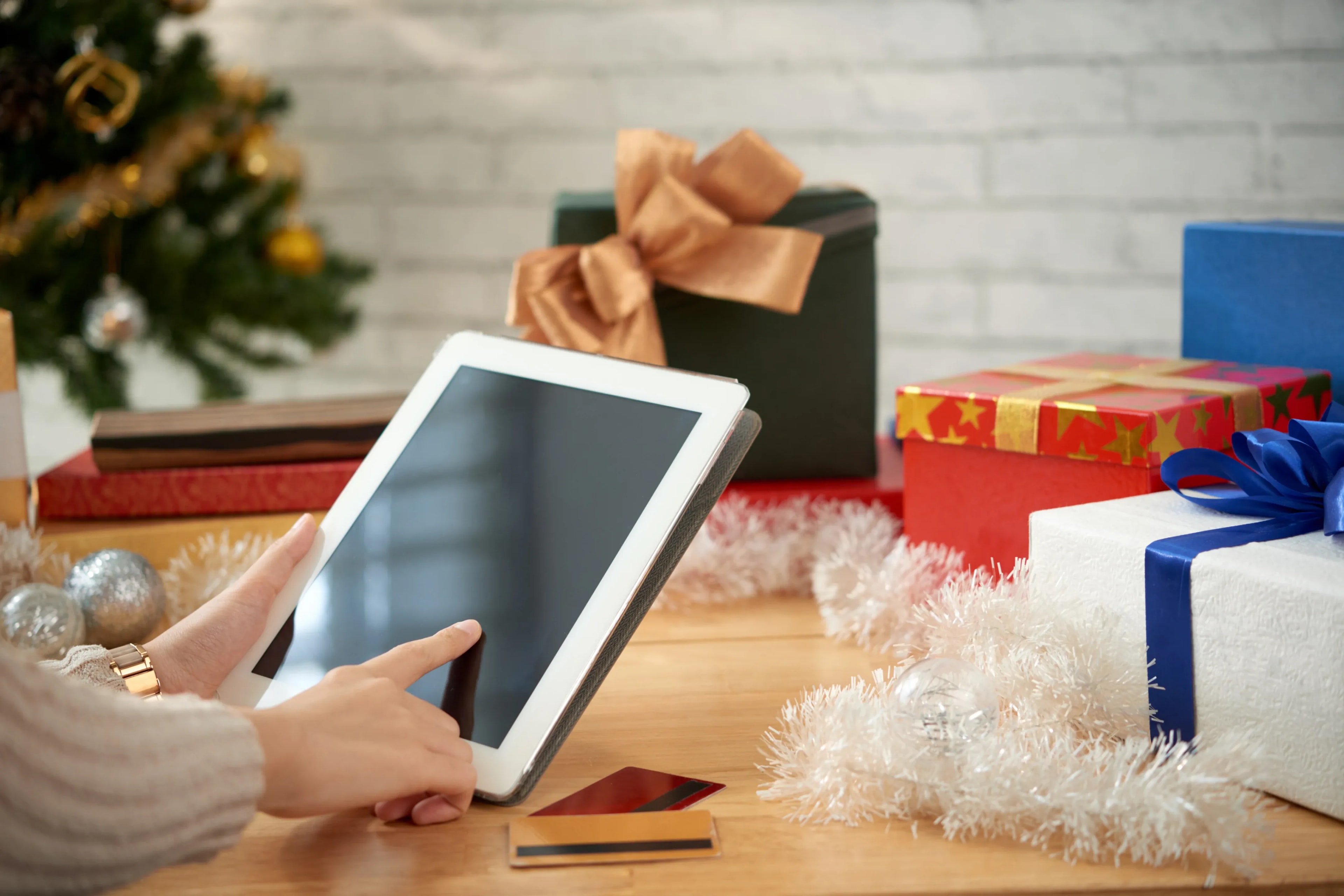 Why_Adding_High_Tech_Machines_Will_Sell_More_Christmas_Services_DINGG