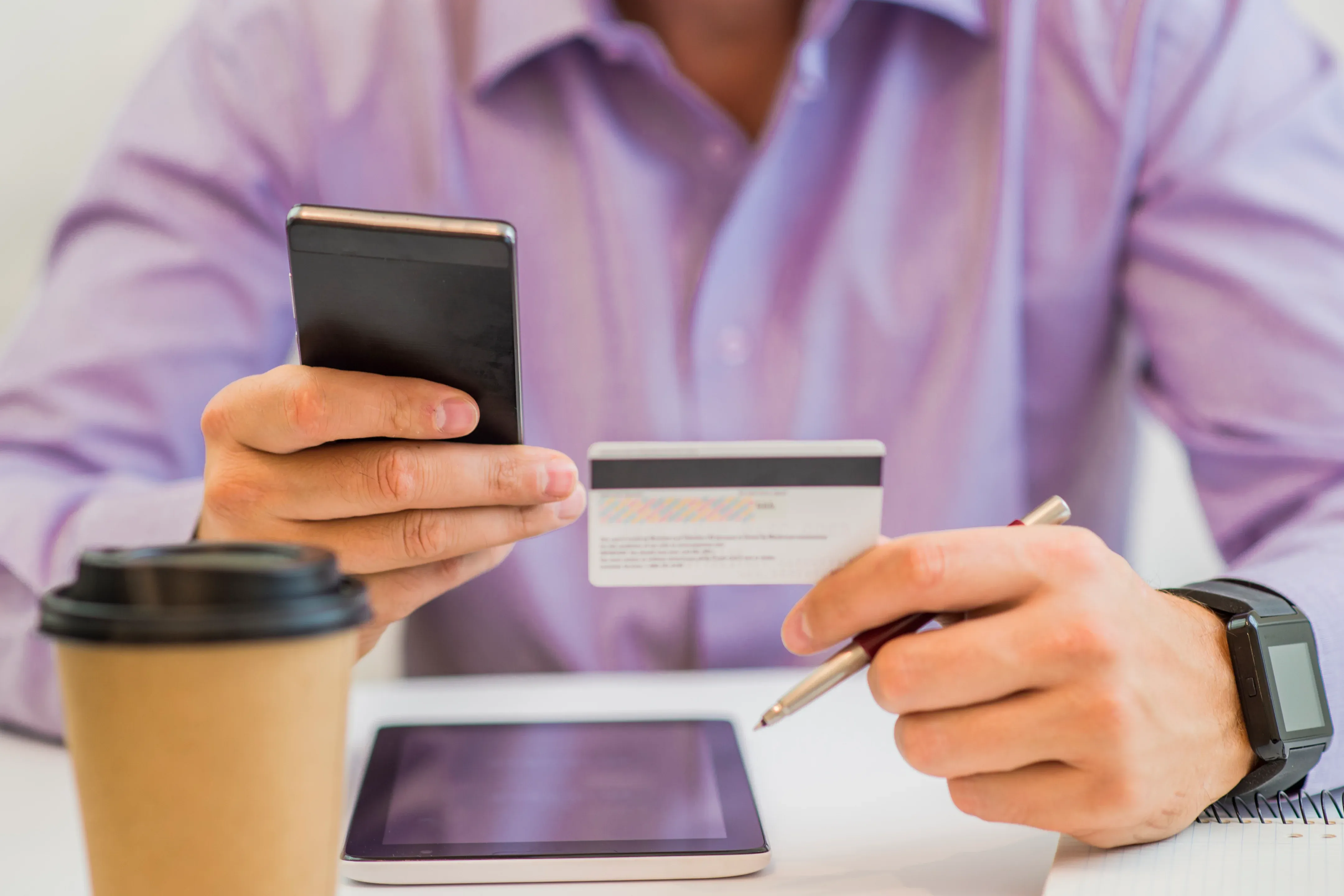 Digital_Loyalty_Programs_vs_Punch_Cards_A_UAE_Salon_Owner’s_ROI_Comparison_DINGG