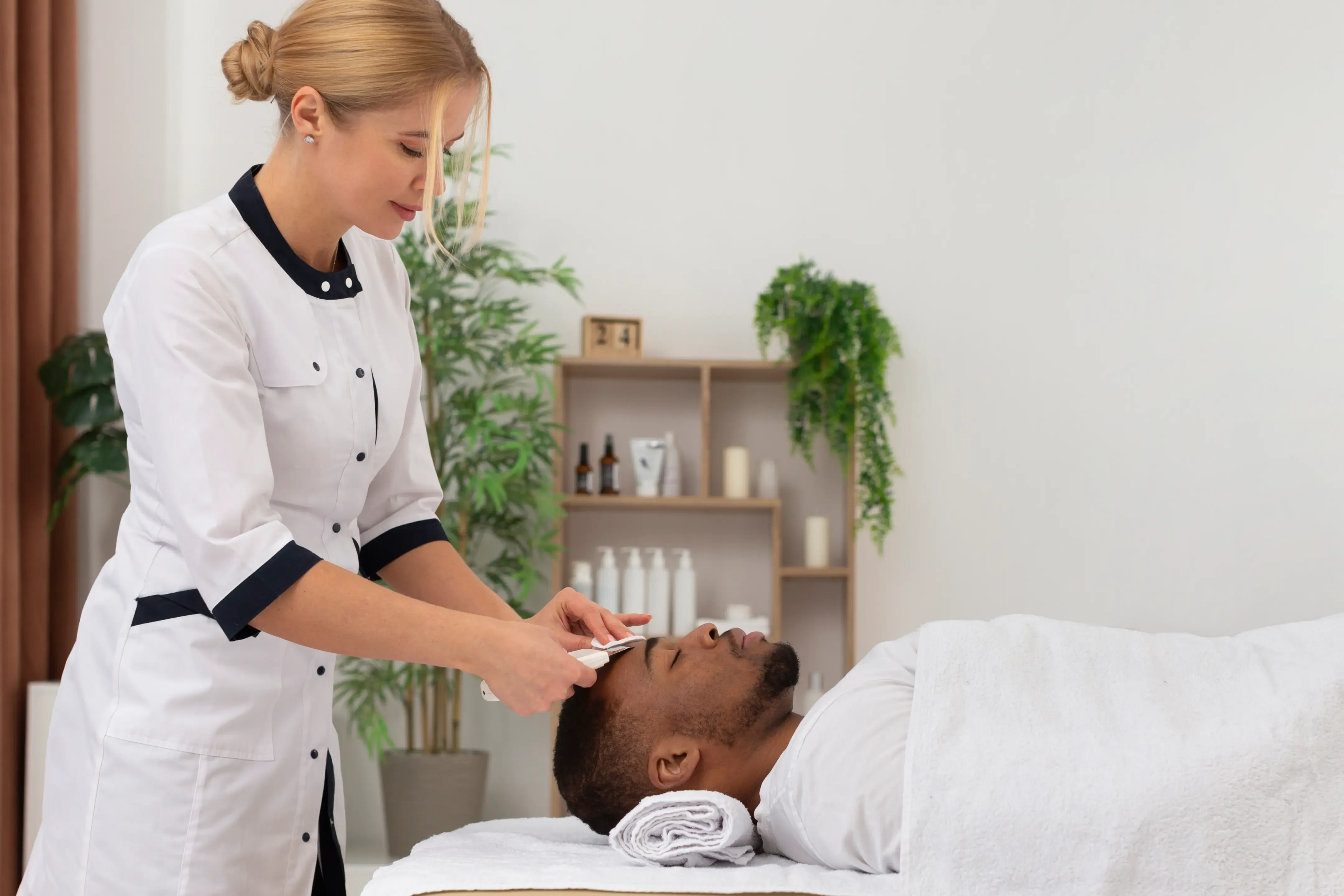 How_Can_Spas_Upsell_Without_Being_Pushy_DINGG