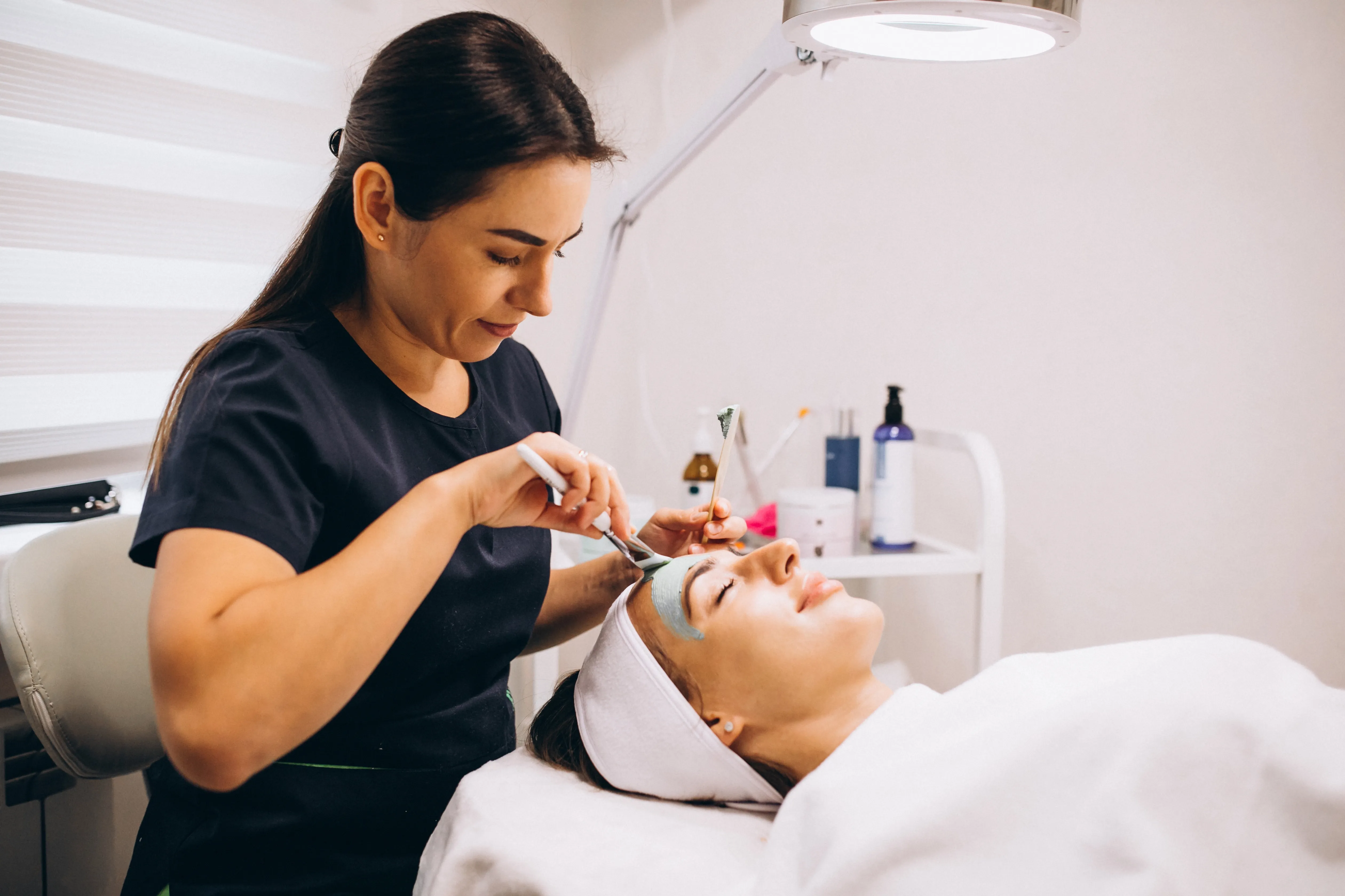 How_We_Are_Transforming_Customer_Experience_at_Salons_&_Beauty_Clinics