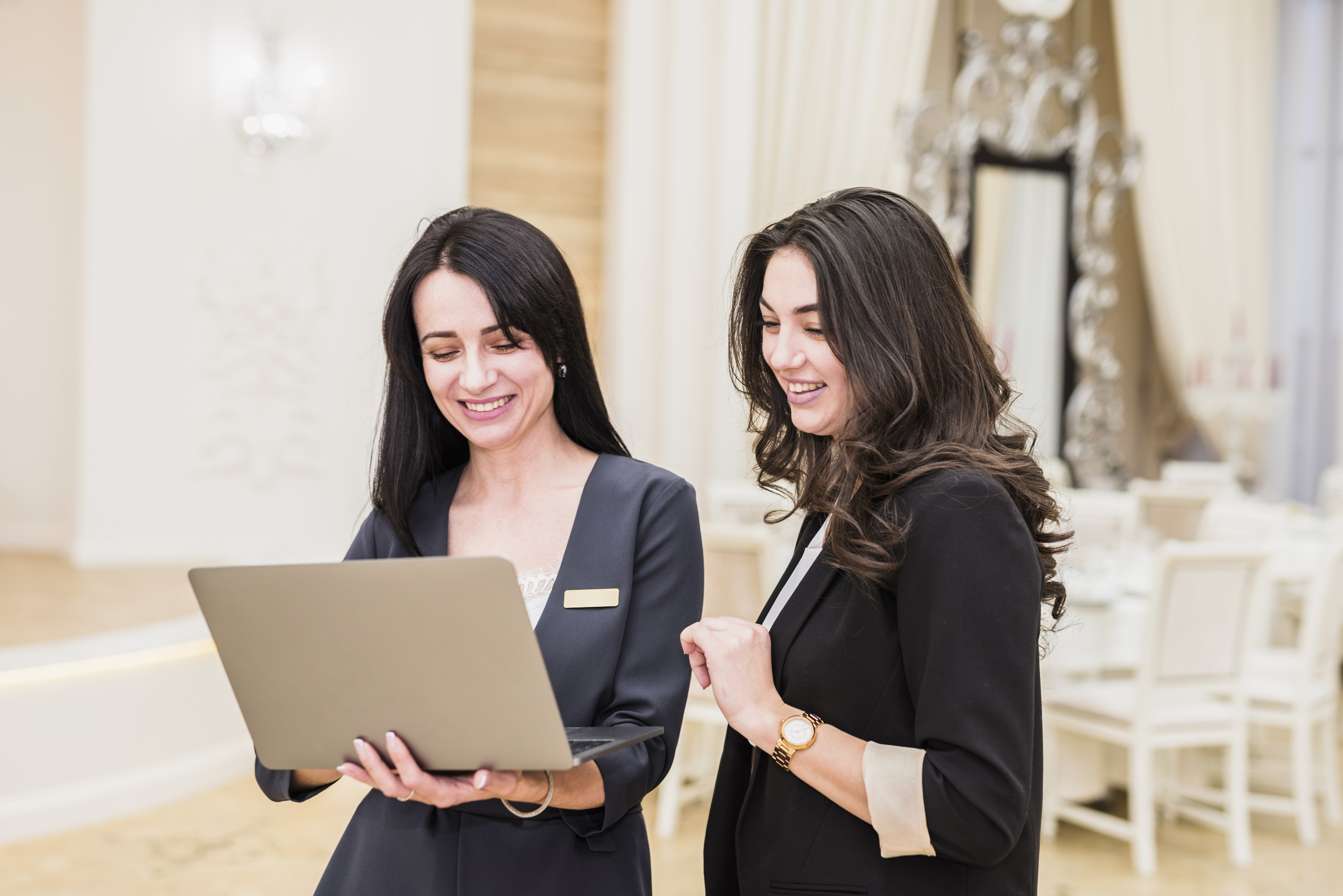 Why DINGG Is the Best Salon Management Software for UAE Salons 2026